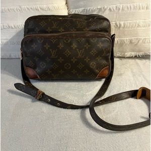 Louis Vuitton monogram purse